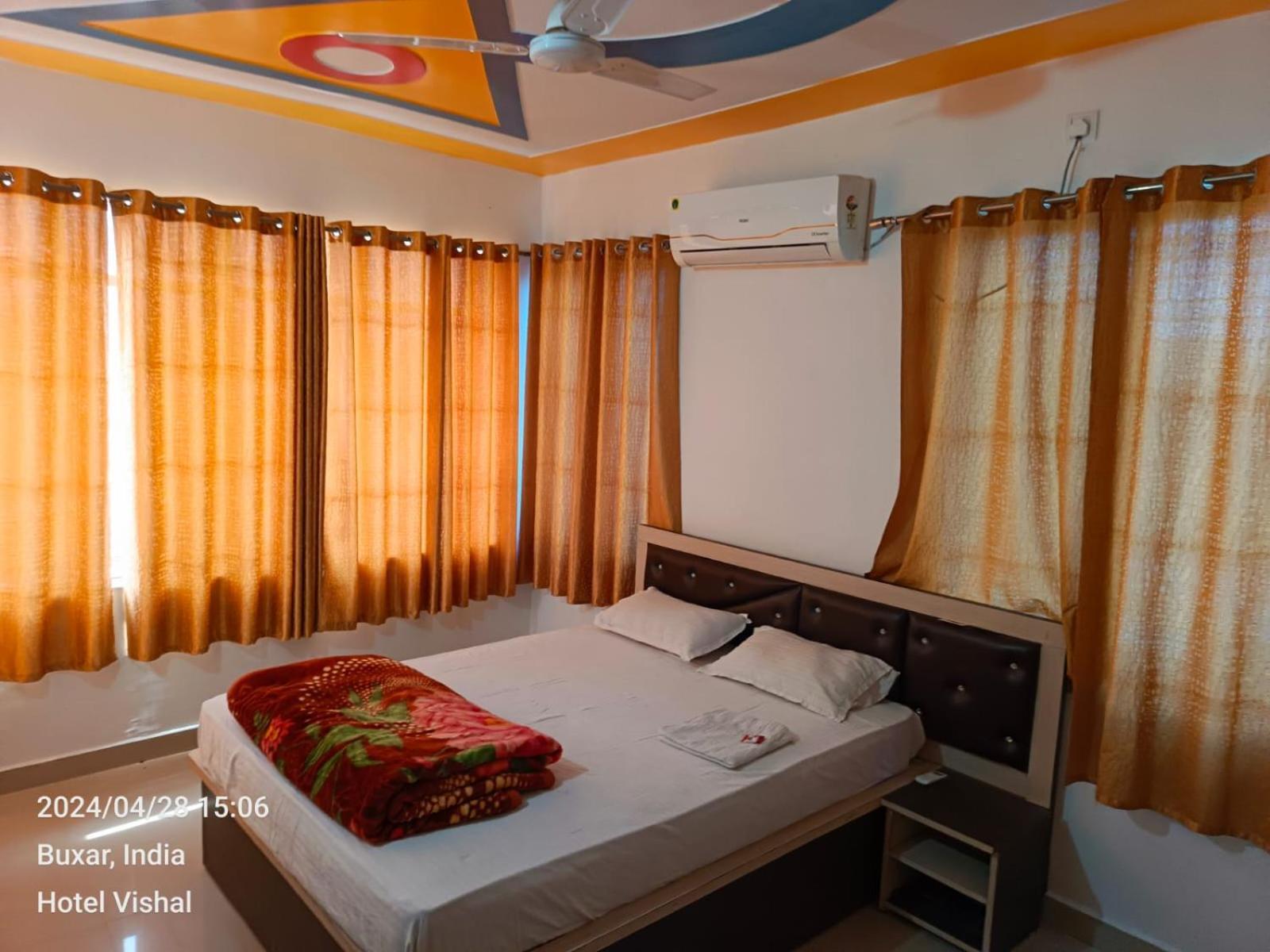 Hotel Vishal Buxar Exterior foto